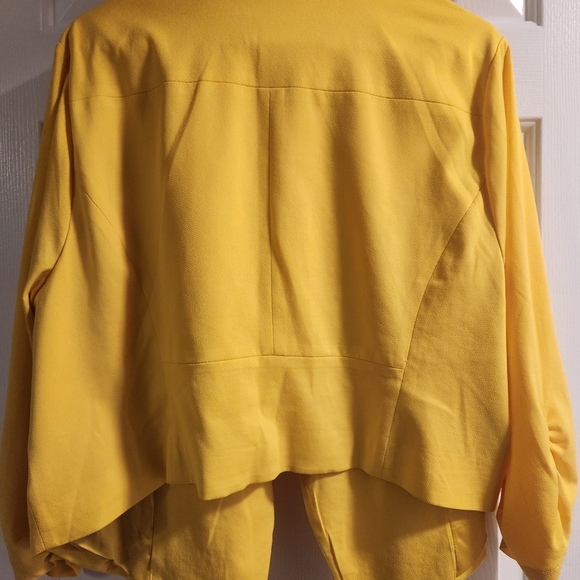 TORRID Women's Yellow Blazer - Picture 4 of 5